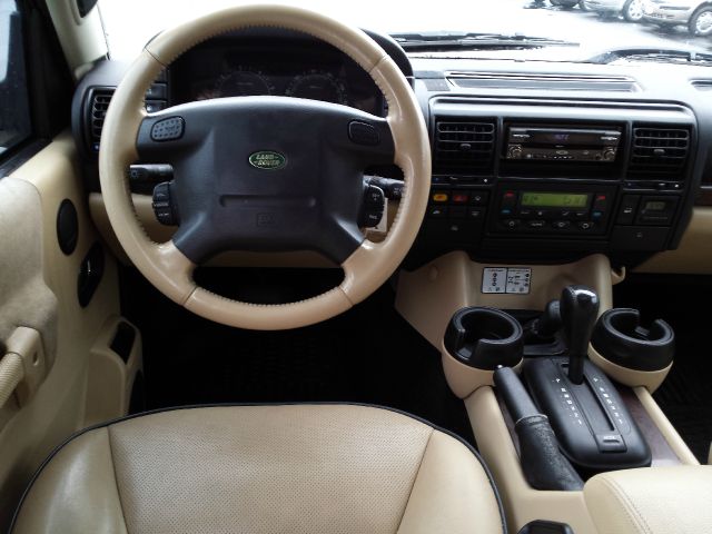 Land Rover Discovery 2004 photo 3