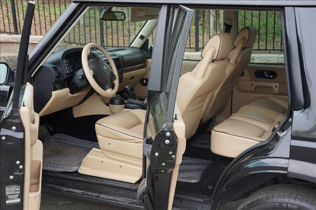 Land Rover Discovery 2004 photo 3