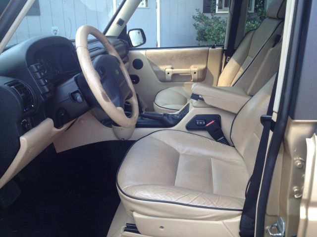 Land Rover Discovery SE SUV