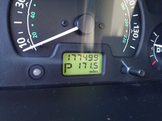 Land Rover Discovery 2004 photo 1