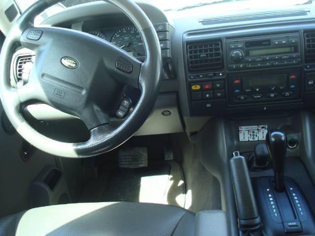 Land Rover Discovery II 1999 photo 4