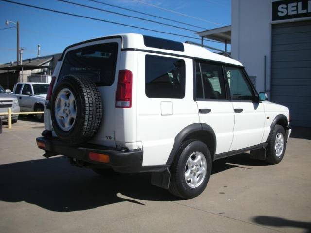 Land Rover Discovery II 1999 photo 2