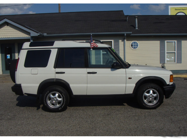 Land Rover Discovery II 2000 photo 2