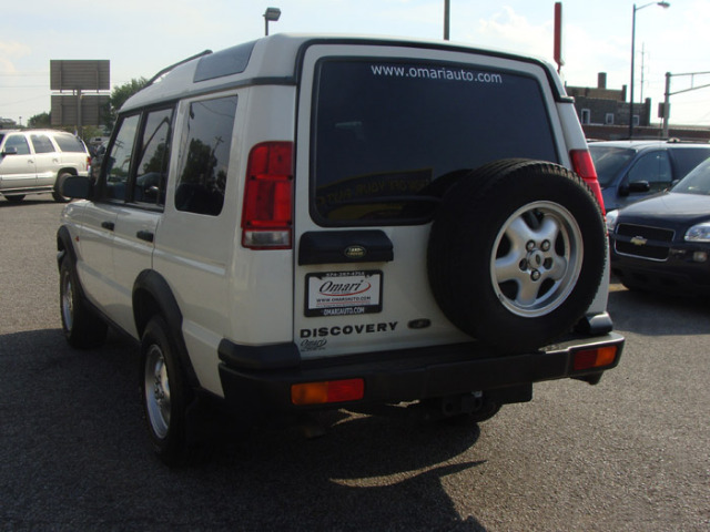 Land Rover Discovery II 2000 photo 3