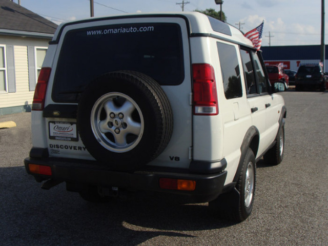 Land Rover Discovery II 2000 photo 4