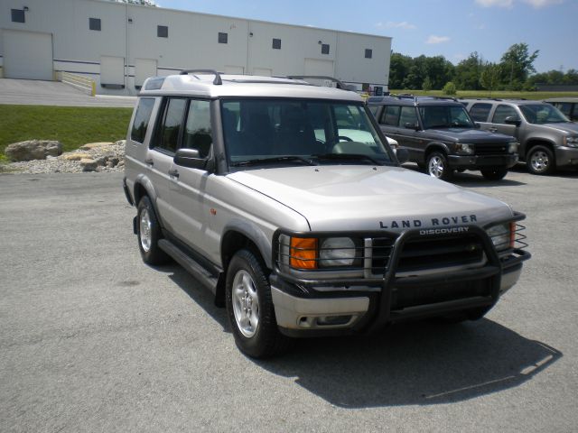 Land Rover Discovery II 2000 photo 12