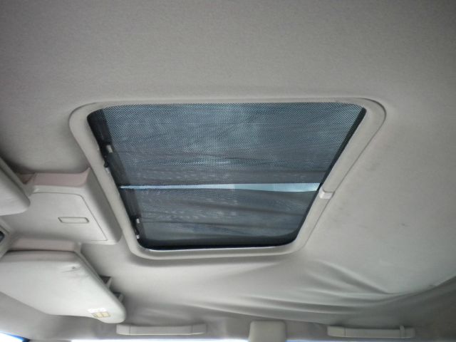 Land Rover Discovery II 2000 photo 13