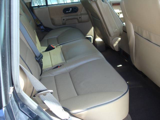Land Rover Discovery II 2000 photo 4