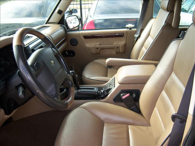 Land Rover Discovery II 2000 photo 2