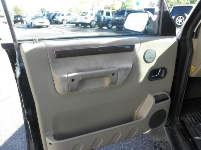 Land Rover Discovery II 2000 photo 4