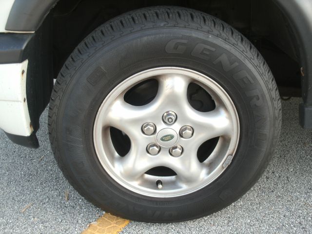 Land Rover Discovery II 2000 photo 12