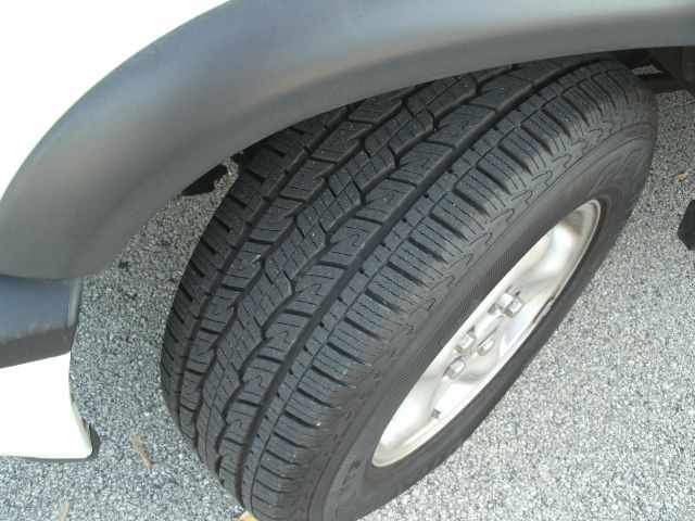 Land Rover Discovery II 2000 photo 13