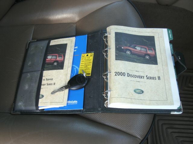 Land Rover Discovery II 2000 photo 14