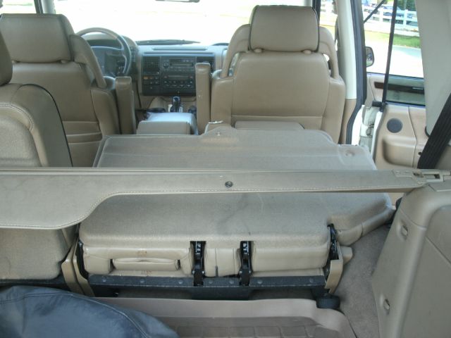 Land Rover Discovery II 2000 photo 18