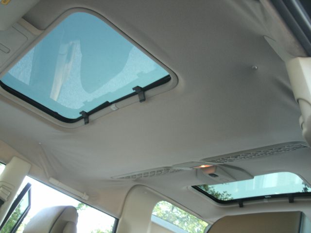 Land Rover Discovery II 2000 photo 2