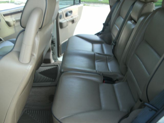 Land Rover Discovery II 2000 photo 20