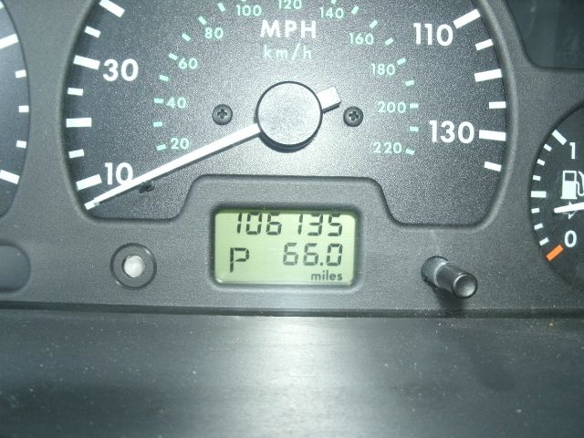 Land Rover Discovery II 2000 photo 21