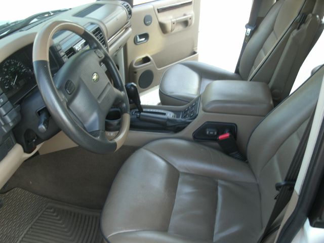 Land Rover Discovery II 2000 photo 22