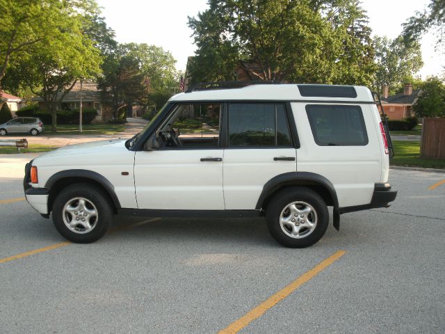 Land Rover Discovery II 2000 photo 23