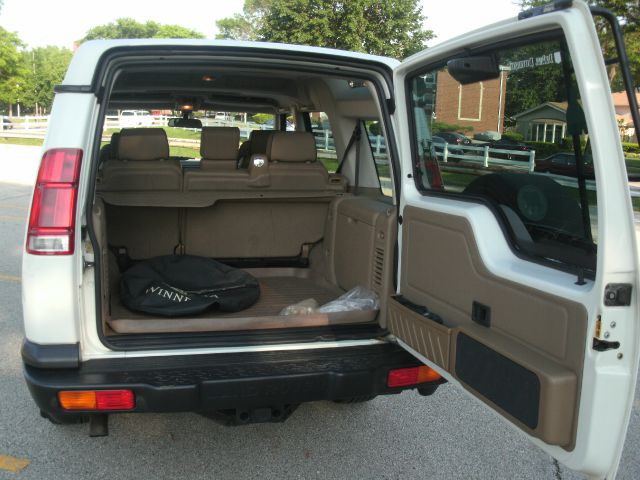 Land Rover Discovery II 2000 photo 26