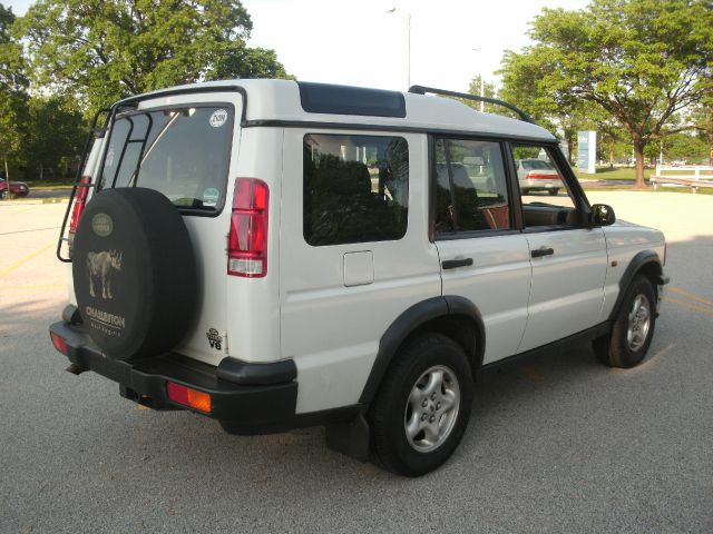 Land Rover Discovery II 2000 photo 28