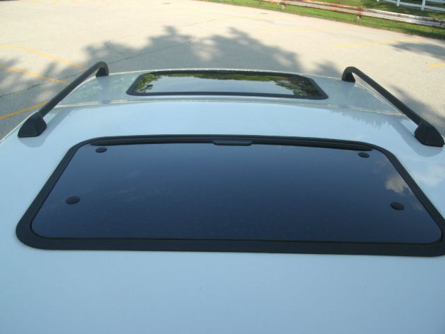 Land Rover Discovery II 2000 photo 29