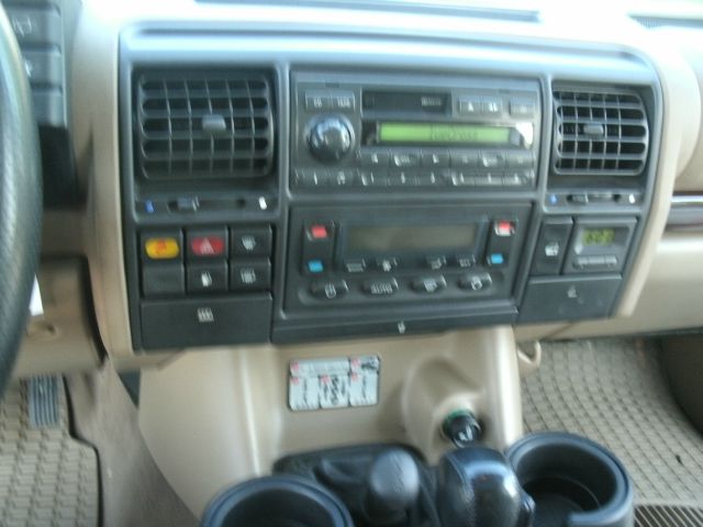 Land Rover Discovery II 2000 photo 31