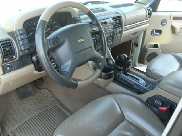 Land Rover Discovery II 2000 photo 32