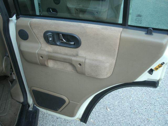 Land Rover Discovery II 2000 photo 4
