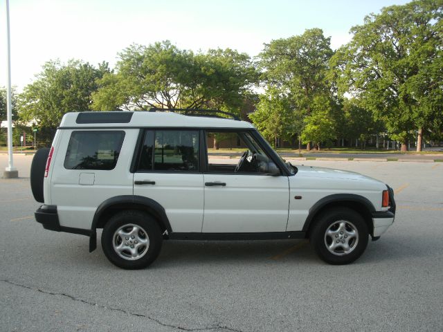 Land Rover Discovery II 2000 photo 9
