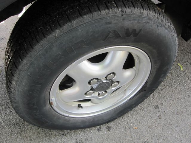 Land Rover Discovery II 2001 photo 9