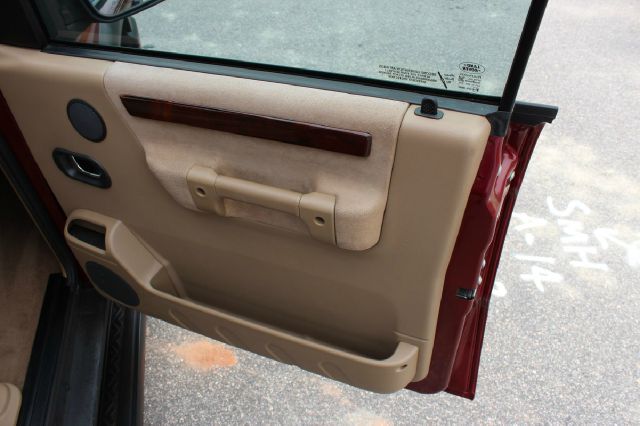 Land Rover Discovery II 2001 photo 28