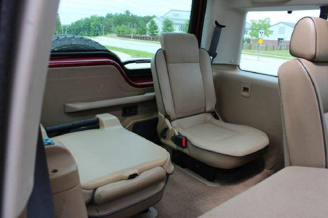 Land Rover Discovery II 2001 photo 31