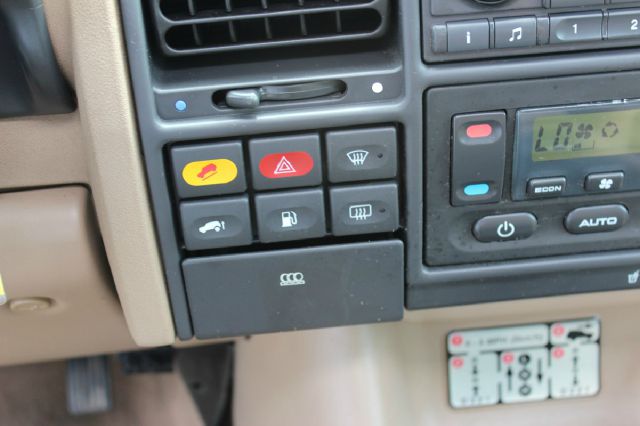 Land Rover Discovery II 2001 photo 54