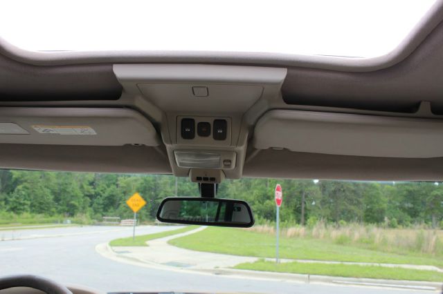 Land Rover Discovery II 2001 photo 9