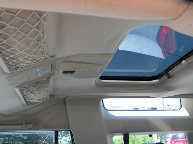 Land Rover Discovery II 2002 photo 13