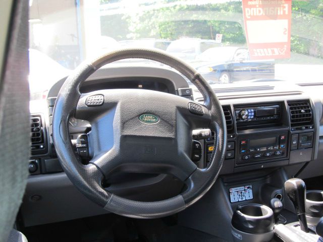 Land Rover Discovery II 2002 photo 21
