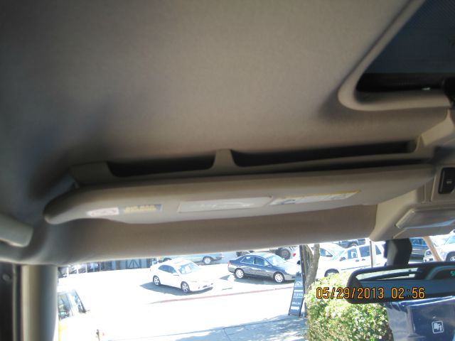 Land Rover Discovery II 2002 photo 2