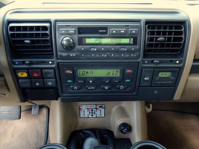 Land Rover Discovery II 2002 photo 10