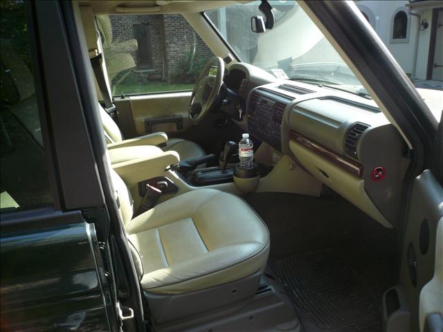 Land Rover Discovery II 2004 photo 2
