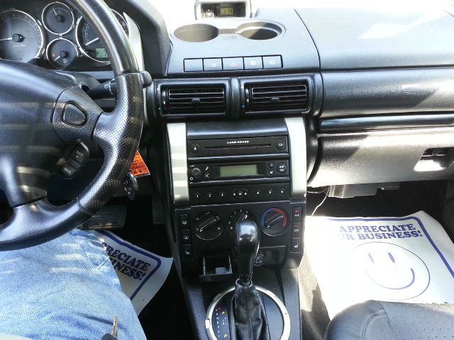 Land Rover Freelander 2004 photo 5