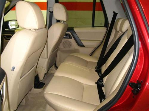 Land Rover LR2 2008 photo 5