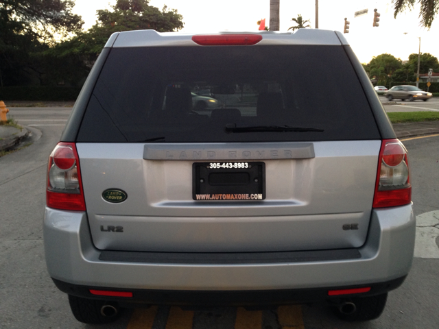 Land Rover LR2 SE SUV