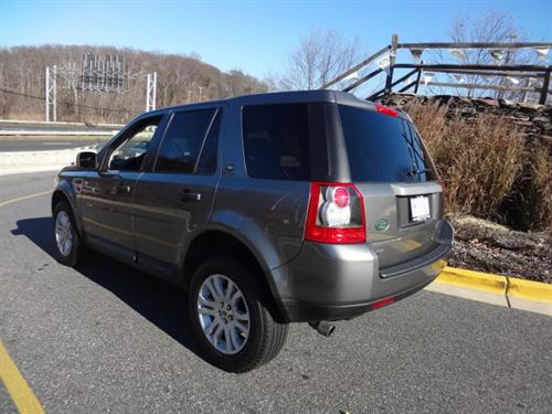 Land Rover LR2 2008 photo 2