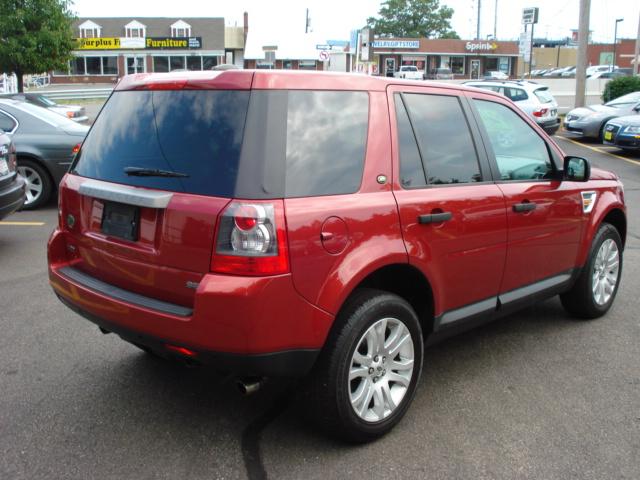 Land Rover LR2 2008 photo 1