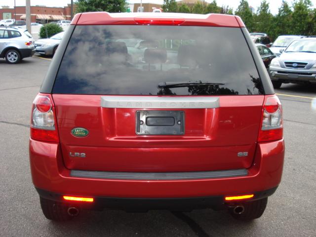 Land Rover LR2 2008 photo 2