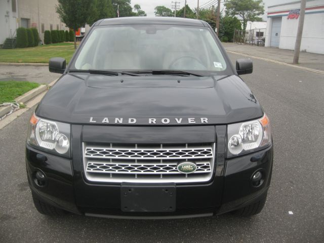 Land Rover LR2 SE SUV
