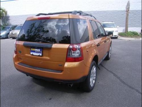 Land Rover LR2 2008 photo 4