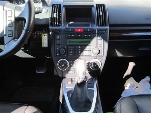 Land Rover LR2 2008 photo 3