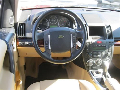 Land Rover LR2 2008 photo 2